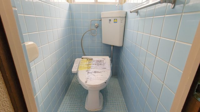 高槻市日吉台三番町貸家のトイレ