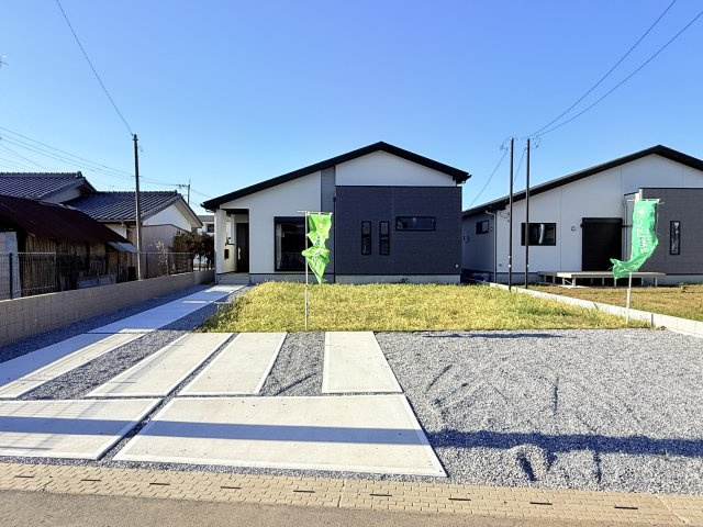つくば市高野3期　新築戸建　1号棟の駐車場|カースペース4台程可！