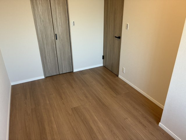 ハイツ翠苑の洋室