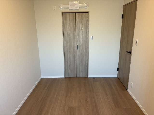ハイツ翠苑の洋室