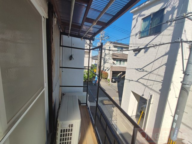 上野通店舗付テラスハウスのバルコニー|開放的で明るい空間を演出してくれるバルコニーです