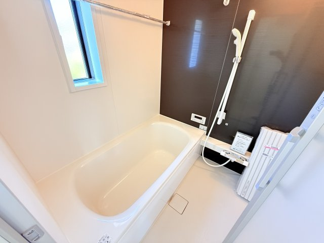 つくば市若森第1　新築戸建　1号棟の浴室|浴室暖房乾燥機付きで冬場のお風呂もあったか快適！乾燥モードを使えば浴室内で洗濯物を乾かせます。