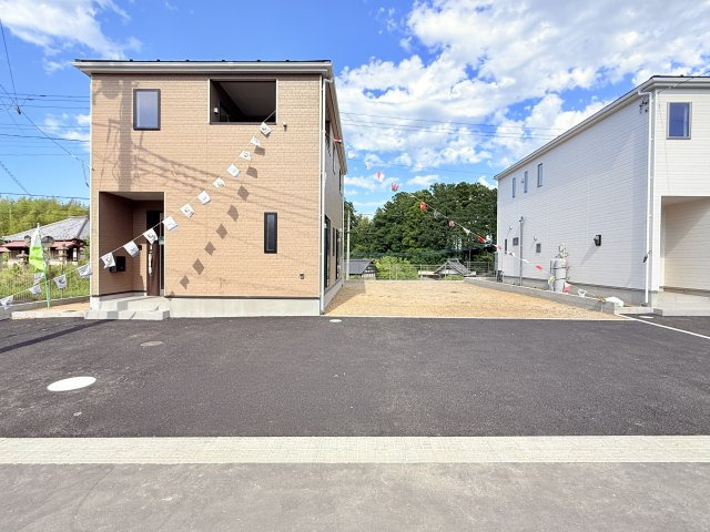 つくば市若森第1　新築戸建　1号棟の駐車場|カースペース4台程可能！