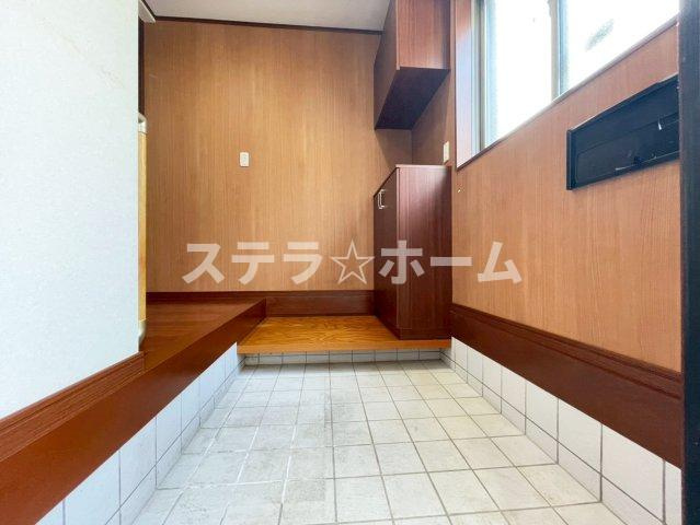 西三国3 中古戸建の玄関|ゆったりとした玄関です