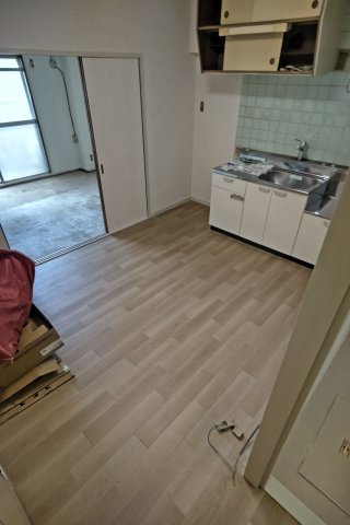 東和ロイヤルハイツの居間・リビング
