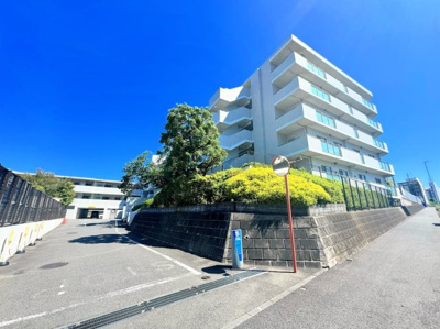 【外観】 | リステージ三ッ池公園 | ◆管理体制良好なマンションです。清潔感のあるエントランスに開放感のある住環境。