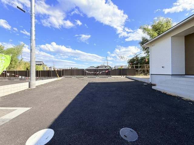 つくば市若森第1　新築戸建　4号棟の駐車場|カースペース5台程可能！