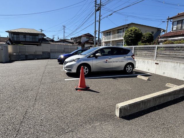 アイム・ファインの駐車場