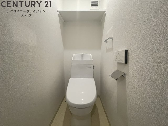 収納スペースあり！綺麗なトイレです！