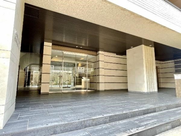 ローレルコート六甲記田町のエントランス