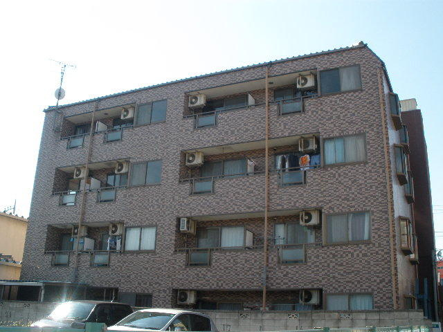 鉄骨造のマンションです。