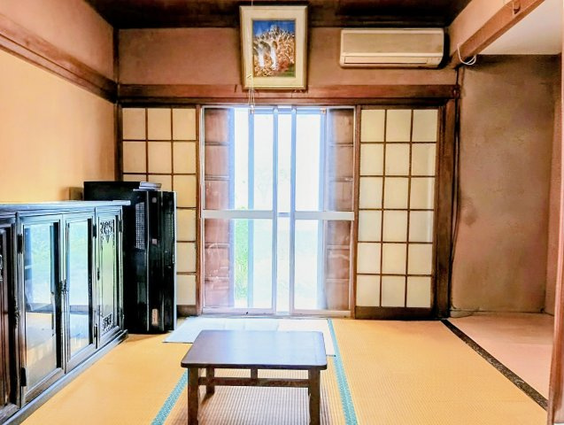 売中古戸建　静岡市葵区瀬名中央3丁目の和室|1階和室（6畳）は、収納と床の間を備えています！
