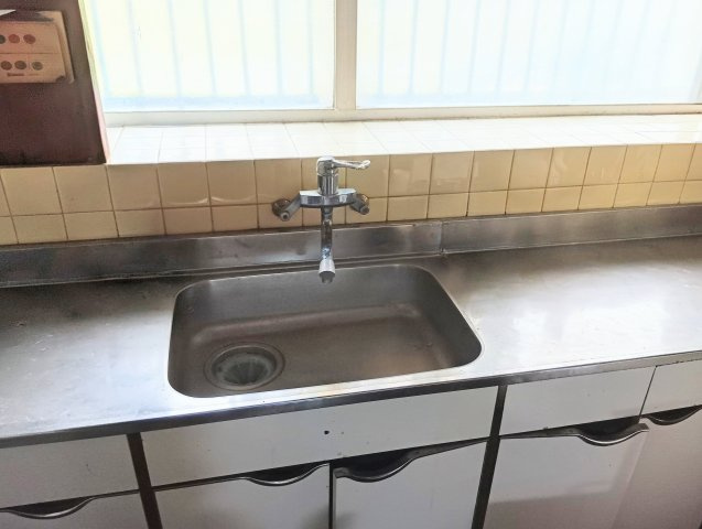 売中古戸建　静岡市葵区瀬名中央3丁目のキッチン|窓が大きくて明るいですね！