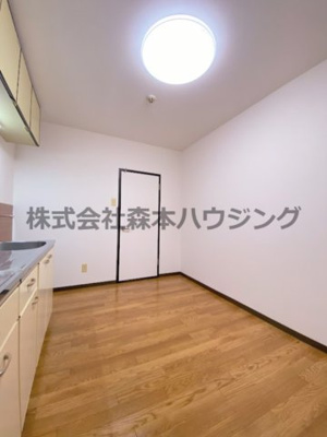 【居間・リビング】 | 　シャンテ渡辺 | ゆったりとした居間です