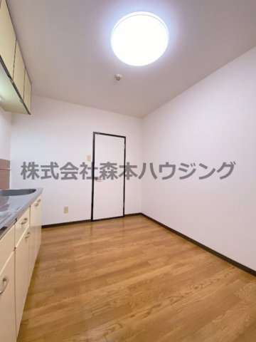 【居間・リビング】 | 　シャンテ渡辺 | ゆったりとした居間です