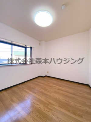 【洋室】 | 　シャンテ渡辺 | 落ち着いた色調の洋室です