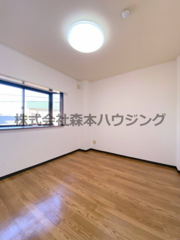 【洋室】 | 　シャンテ渡辺 | 落ち着いた色調の洋室です