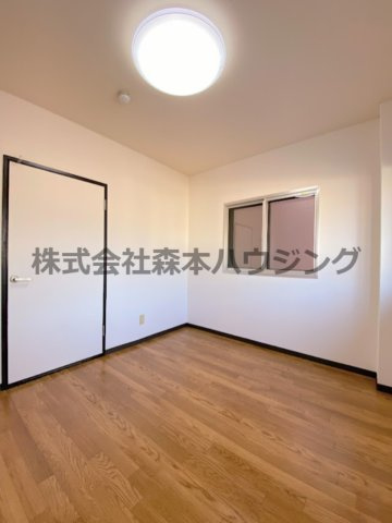 【寝室】 | 　シャンテ渡辺 | 落ち着いて過ごせるお部屋なので、寝室にいかがでしょうか