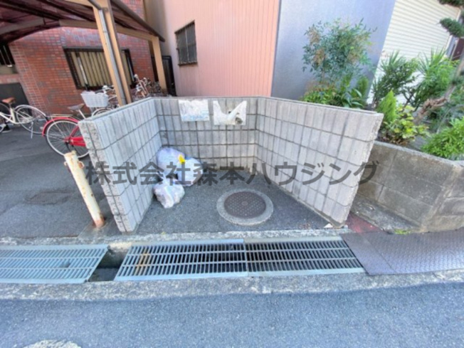 【その他共用部分】 | 　シャンテ渡辺 | 専用ごみ置き場です