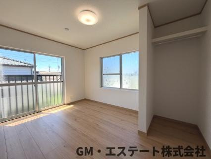 宮崎市大塚町宮田　中古住宅の洋室