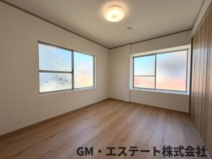 宮崎市大塚町宮田　中古住宅の洋室