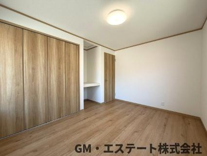 宮崎市大塚町宮田　中古住宅の洋室