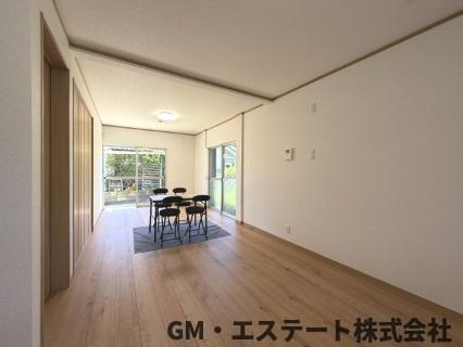 宮崎市大塚町宮田　中古住宅の居間・リビング