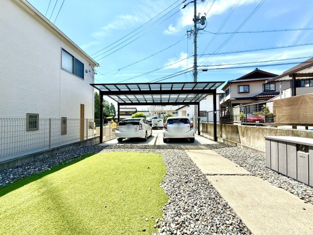 日進市浅田平子二丁目戸建の庭|日進市浅田平子二丁目戸建
土地面積166.58㎡(50.39坪)
建物面積105.3㎡(31.85坪)
駐車場4台分有