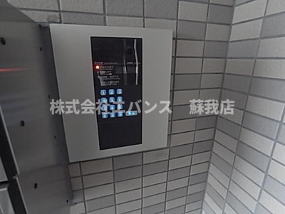【エントランス】 | WEST COURT SOGA（ウエストコートソガ）
