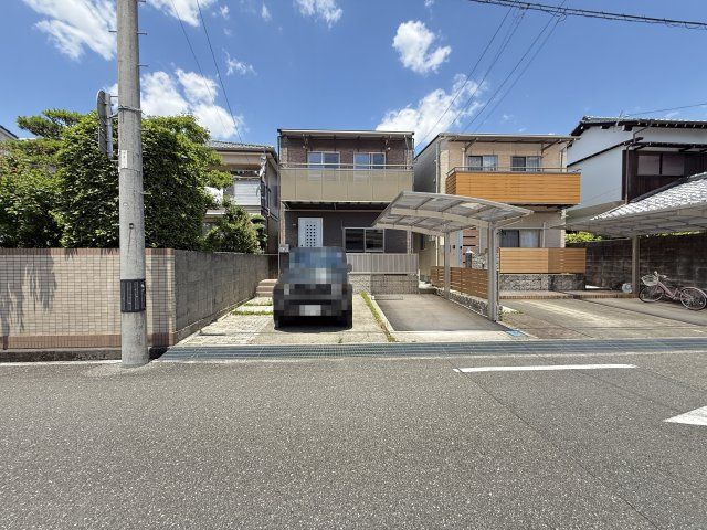 ミュージアソロ一ツ橋の駐車場