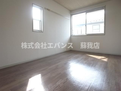 【洋室】 | メゾン・アイランドA | 個人の部屋や寝室として使える洋室です