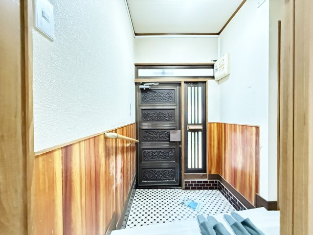 一宮西町貸家の玄関