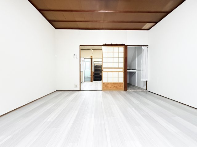 一宮西町貸家の洋室
