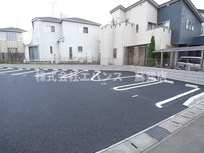 【駐車場】 | ベルカーサ | 車をお持ちの方に嬉しい駐車場付きの物件です