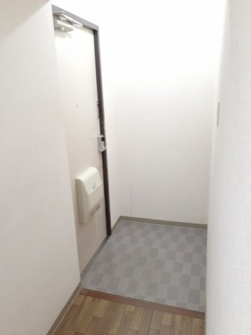 ウイングコートの玄関|落ち着いた玄関です