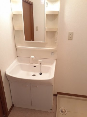グラディオ　牛川の洗面所|スペースが確保できる洗面所です
