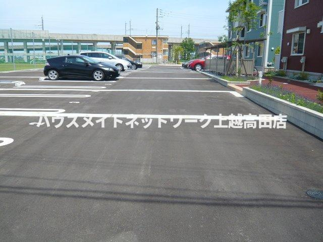 ブリリアントコート・マーベラスコート ブリリアントコートの駐車場|消雪付駐車場