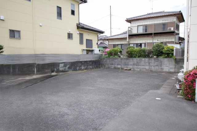 東栄テナントの駐車場|カースペースがあります