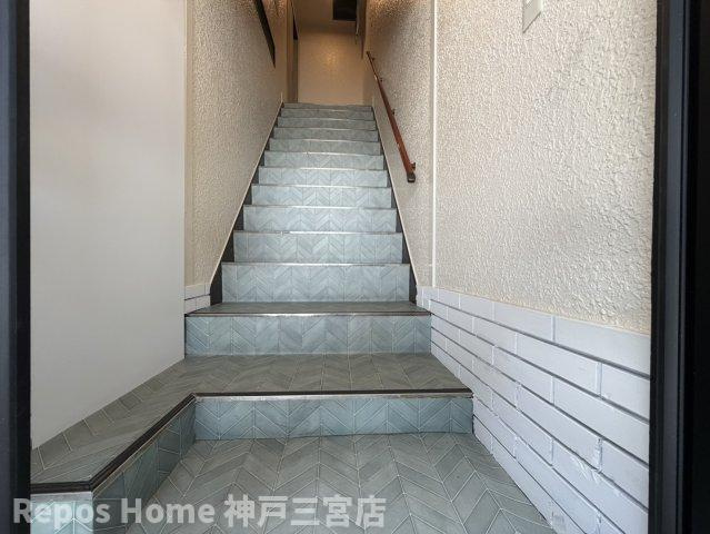 苅藻通2丁目住宅の玄関
