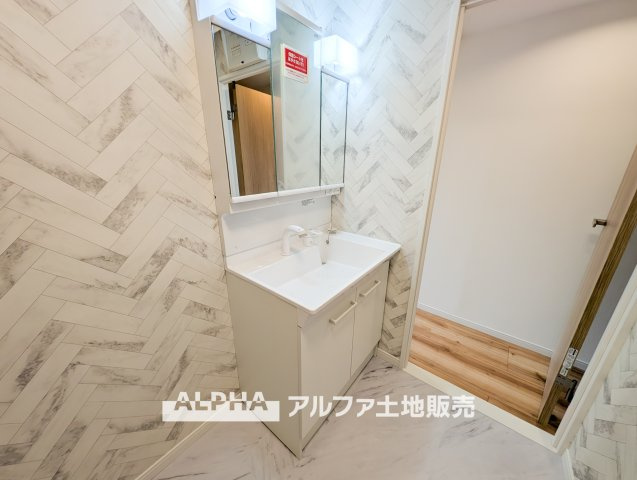 ネオハイツ羽村駅前の玄関|【Color TV intercom】
◆カラーTVインターホン◆録画機能がついているので、外出時の来客、宅配、防犯でも役立つ便利なインターホンです。