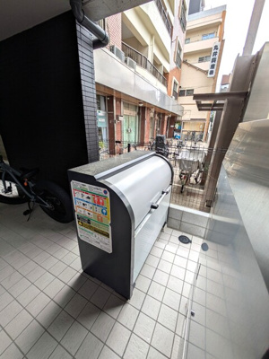 敷地内ごみ置き場