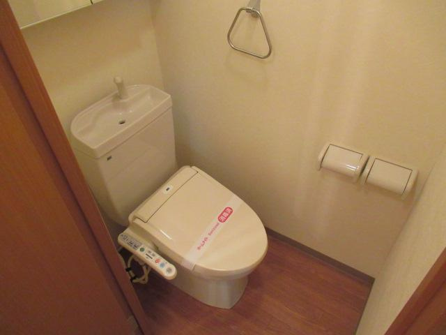 Granchesta1番館のトイレ|シャワー付トイレ