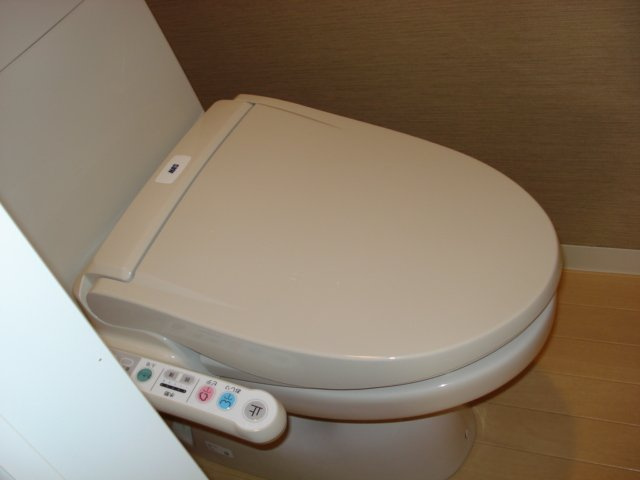 ビバーチェ窪新町のトイレ|シャワー付トイレ