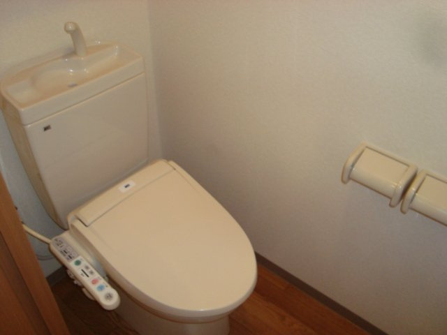 エバーハイツＢのトイレ|シャワー付トイレ