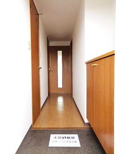 ヒル・イーストＳＳのその他|共有部からの室内　同タイプ別部屋
