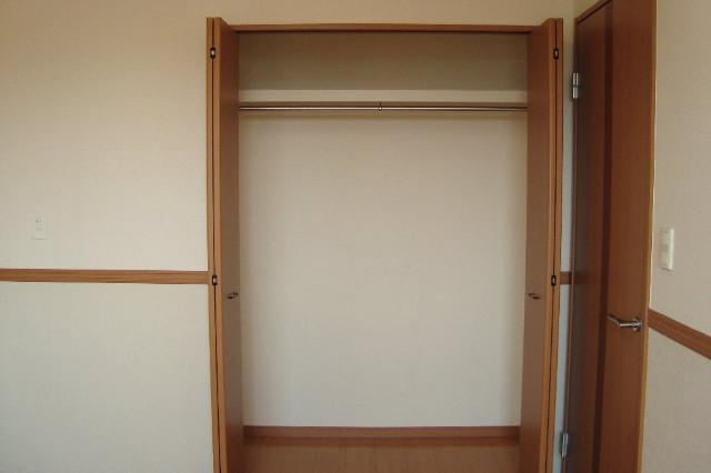 サニーヒルズ高根山の収納|クローゼット