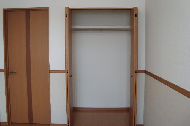 サニーヒルズ高根山の収納|クローゼット