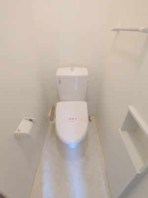 ★落ち着ける独立したトイレスペース★