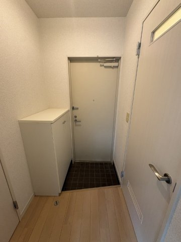 ファイン赤崎の玄関