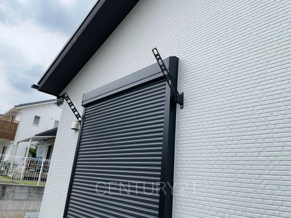 前橋市総社町植野全４棟４号棟のその他|物干し用金具付きです。